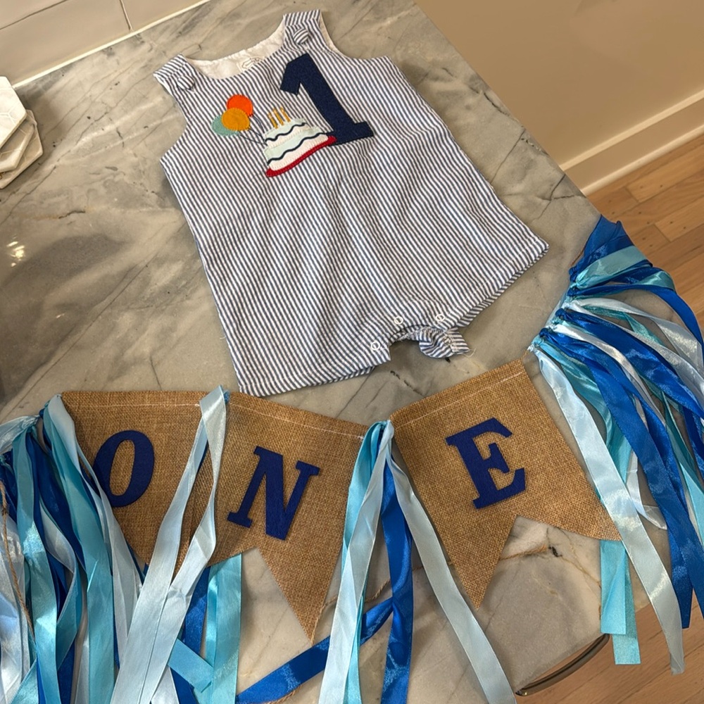 1st birthday Mudpie boy outfit seersucker short-all and one burlap banner